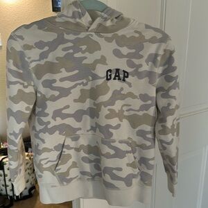 Like new GAP kids sweatshirt size 6